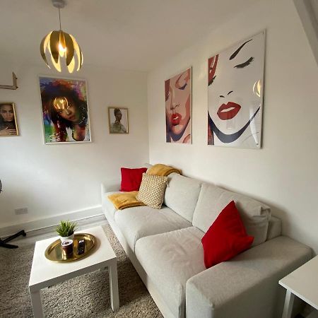 Host & Stay - Cotman Close Milton Keynes Buitenkant foto