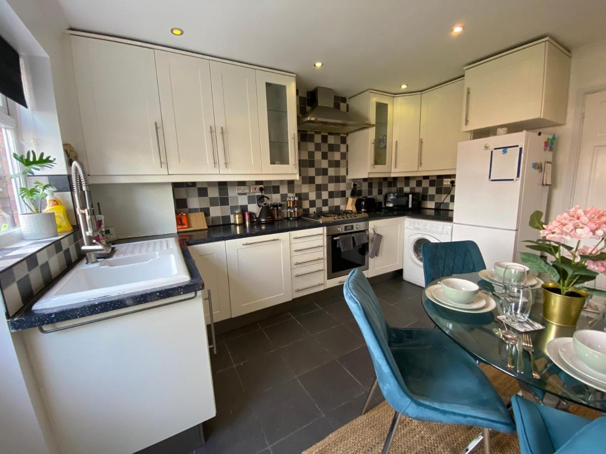 Host & Stay - Cotman Close Milton Keynes Buitenkant foto