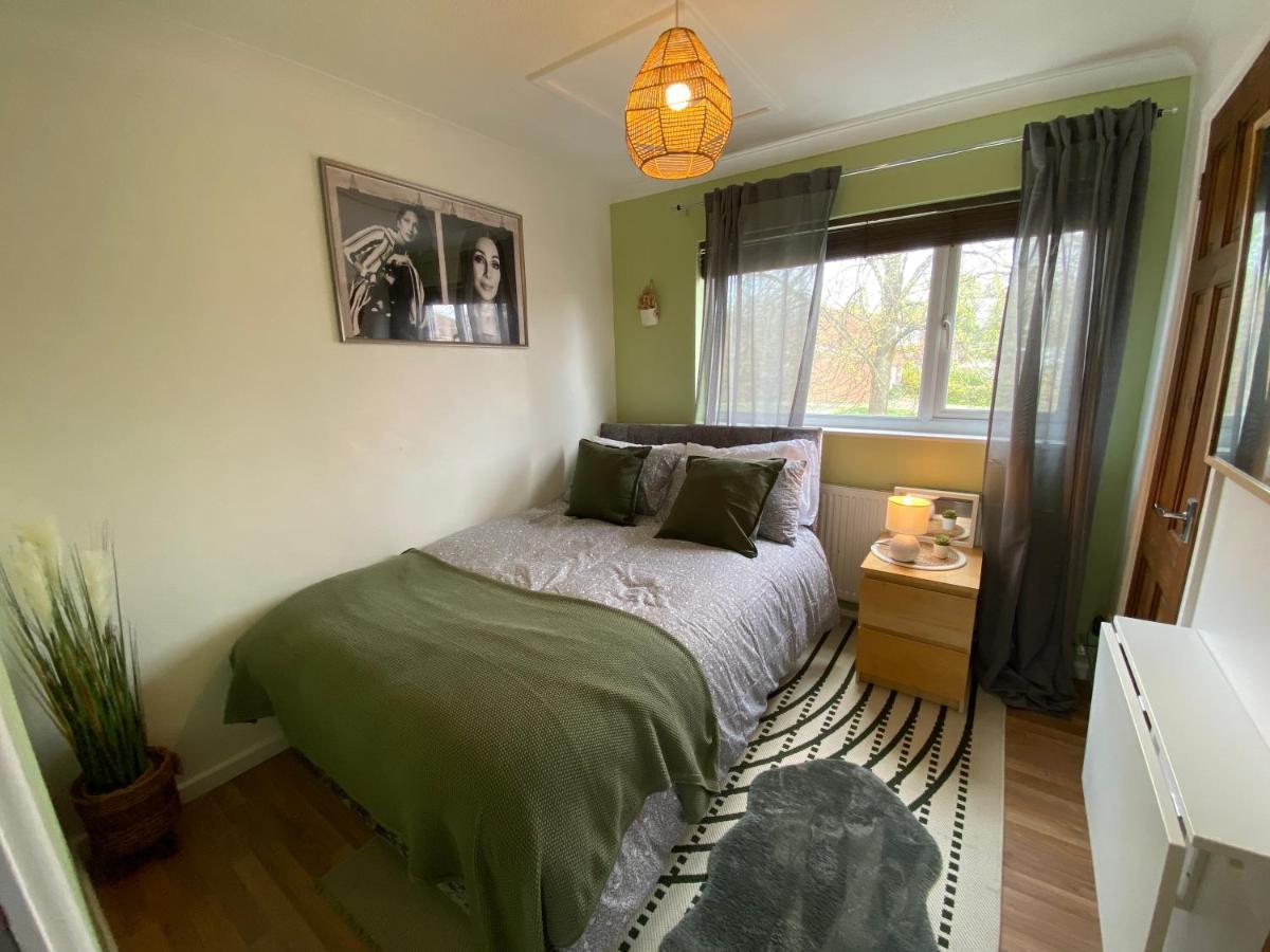 Host & Stay - Cotman Close Milton Keynes Buitenkant foto