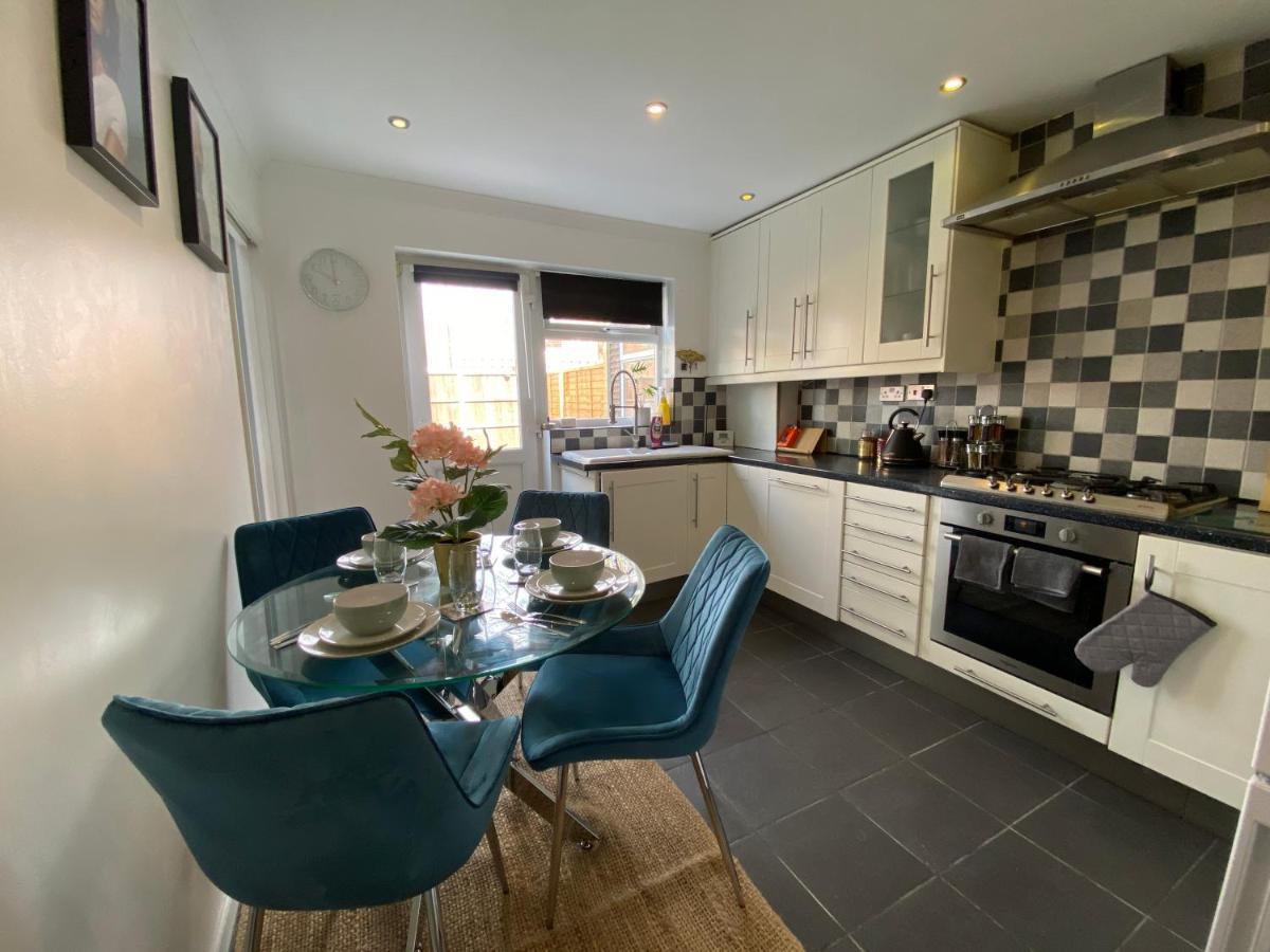Host & Stay - Cotman Close Milton Keynes Buitenkant foto