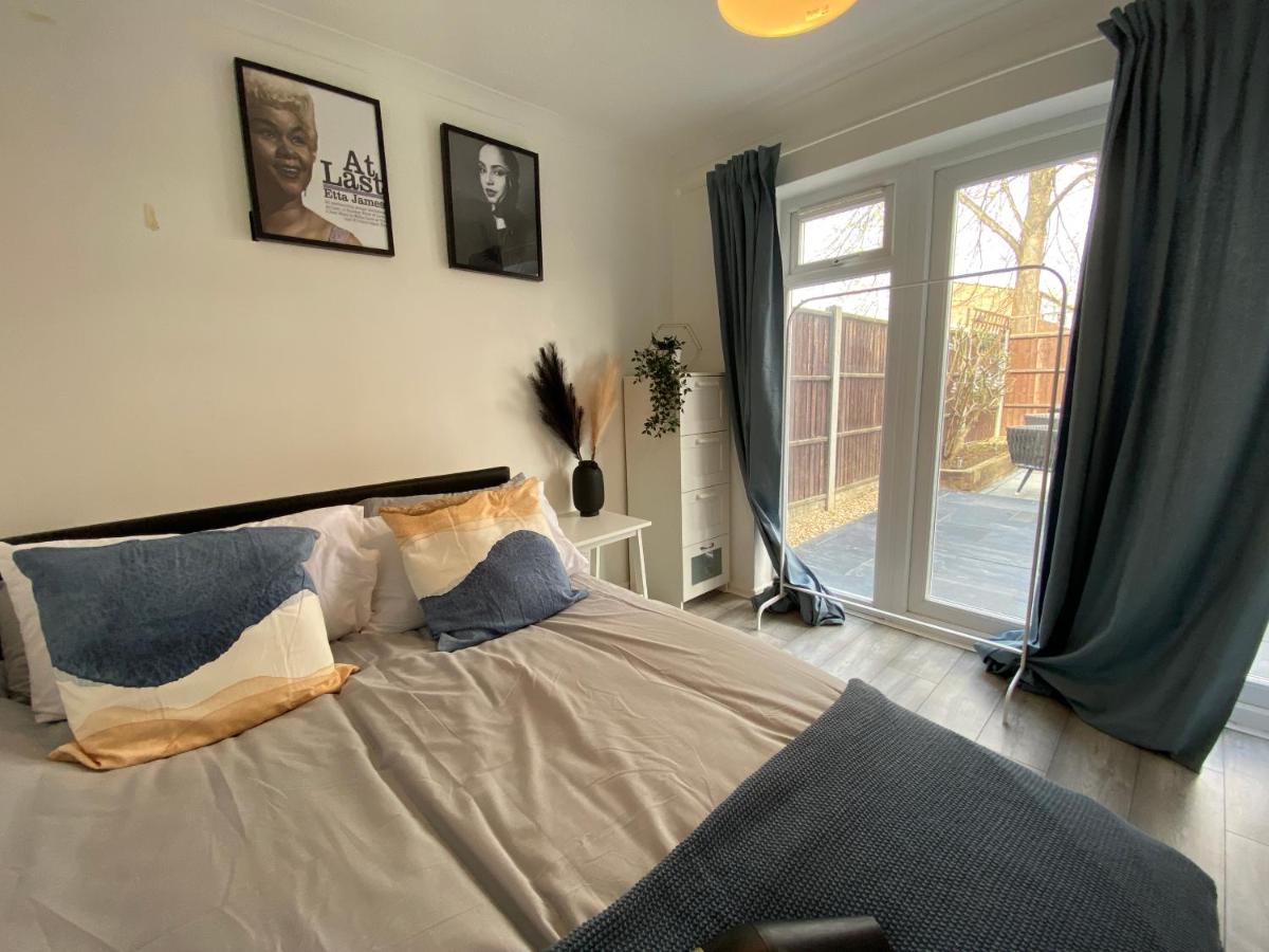 Host & Stay - Cotman Close Milton Keynes Buitenkant foto
